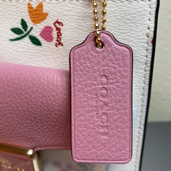 Coach Mini Pepper Crossbody With Heart Petal Print NEW ARRIVAL BESTSELLER - Picture 12 of 13